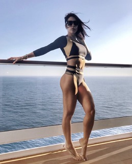 Bella Falconi feet photo thumbnail