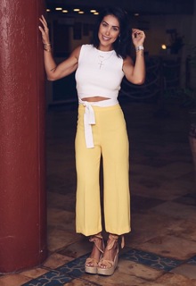 Bella Falconi feet photo thumbnail