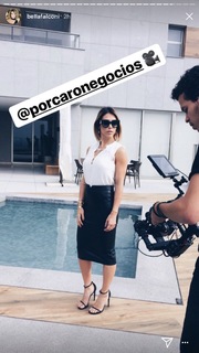 Bella Falconi feet photo thumbnail