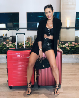 Bella Falconi feet photo thumbnail