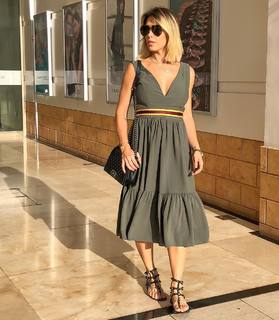 Bella Falconi feet photo thumbnail