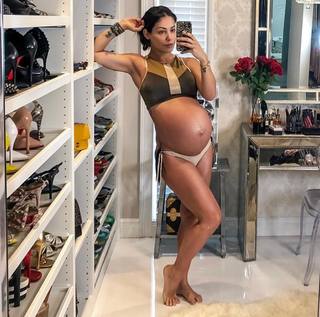 Bella Falconi feet photo thumbnail