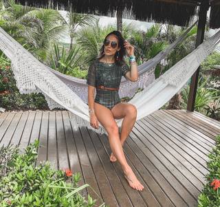 Bella Falconi feet photo thumbnail