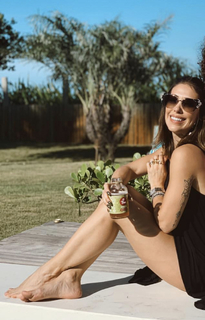 Bella Falconi feet photo thumbnail