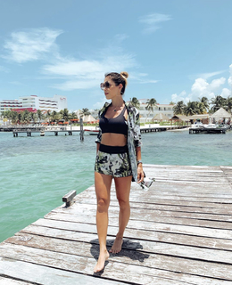 Bella Falconi feet photo thumbnail