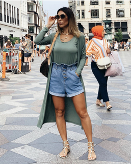 Bella Falconi feet photo thumbnail