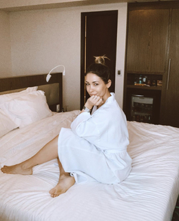 Bella Falconi feet photo thumbnail