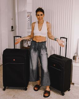 Bella Falconi feet photo thumbnail