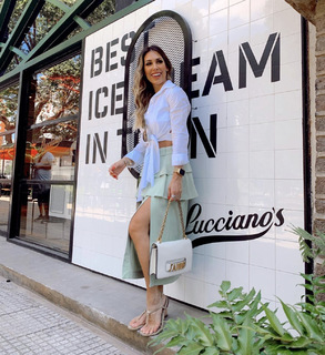 Bella Falconi feet photo thumbnail