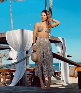 Bella Falconi feet photo thumbnail