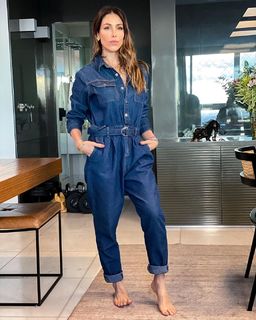 Bella Falconi feet photo thumbnail