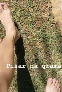 Bella Falconi feet photo thumbnail