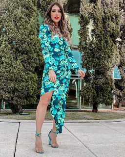 Bella Falconi feet photo thumbnail