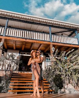 Bella Falconi feet photo thumbnail