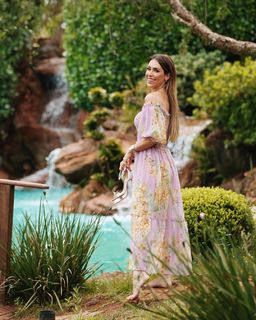 Bella Falconi feet photo thumbnail