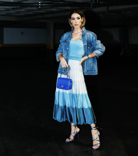 Bella Falconi feet photo thumbnail