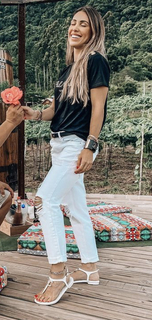 Bella Falconi feet photo thumbnail