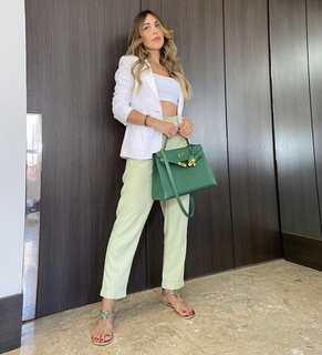 Bella Falconi feet photo thumbnail