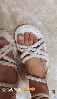 Bella Falconi feet photo thumbnail