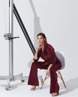 Bella Falconi feet photo thumbnail