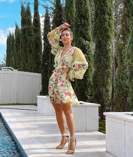 Bella Falconi feet photo thumbnail