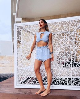 Bella Falconi feet photo thumbnail