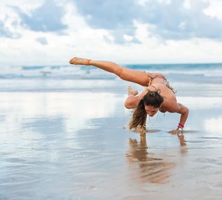 Bella Falconi feet photo thumbnail