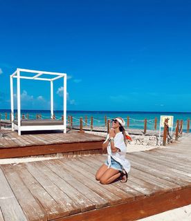 Bella Falconi feet photo thumbnail