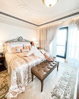 Bella Falconi feet photo thumbnail