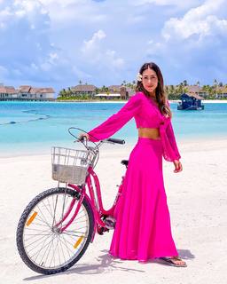 Bella Falconi feet photo thumbnail