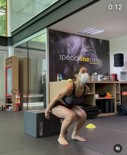 Bella Falconi feet photo thumbnail