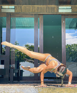 Bella Falconi feet photo thumbnail