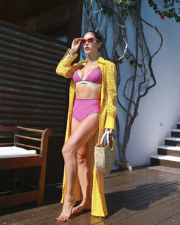 Bella Falconi feet photo thumbnail