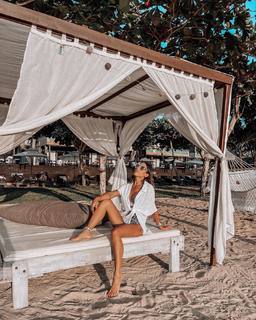 Bella Falconi feet photo thumbnail