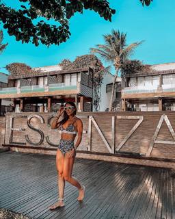 Bella Falconi feet photo thumbnail