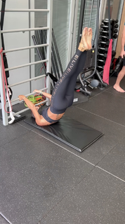 Bella Falconi feet photo thumbnail