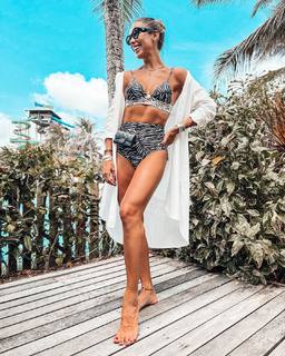 Bella Falconi feet photo thumbnail