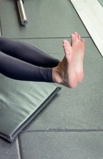 Bella Falconi feet photo thumbnail