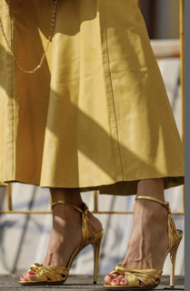 Bella Falconi feet photo thumbnail