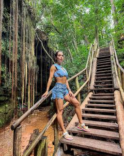 Bella Falconi feet photo thumbnail