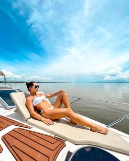 Bella Falconi feet photo thumbnail