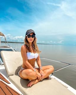 Bella Falconi feet photo thumbnail