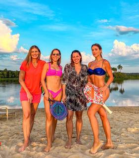 Bella Falconi feet photo thumbnail