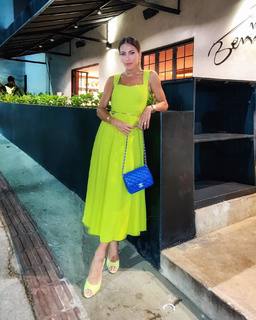 Bella Falconi feet photo thumbnail