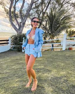 Bella Falconi feet photo thumbnail