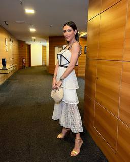 Bella Falconi feet photo thumbnail