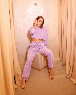 Bella Falconi feet photo thumbnail