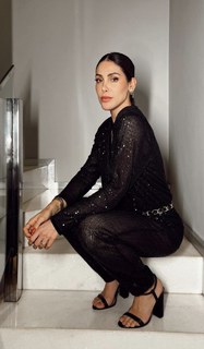 Bella Falconi feet photo thumbnail