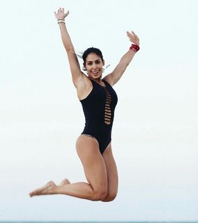 Bella Falconi feet photo thumbnail