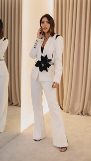 Bella Falconi feet photo thumbnail